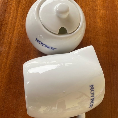 Nounou milk jug and sugar bowl set collectible like new