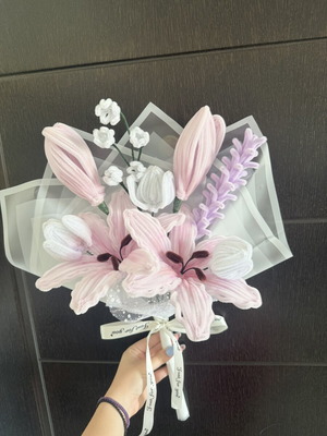 Handmade Lilium Flower Bouquet with Waterproof Wrapping