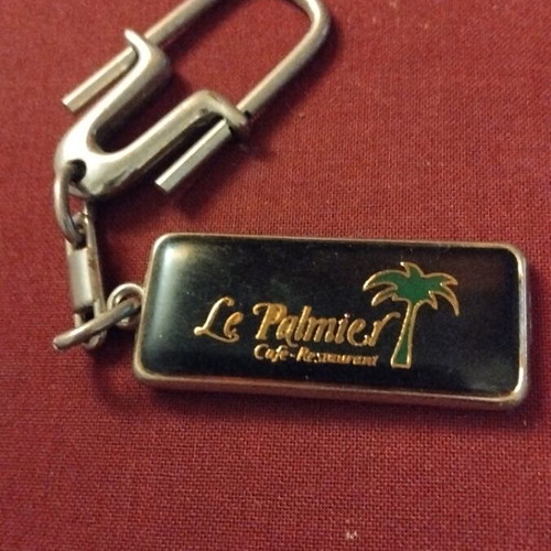 Le Palmier keychain used, rare collectible from the 80s