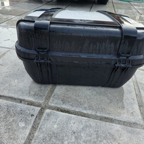 Givi TRK52N Trekker Monolock case used with aluminum lining and 2 keys