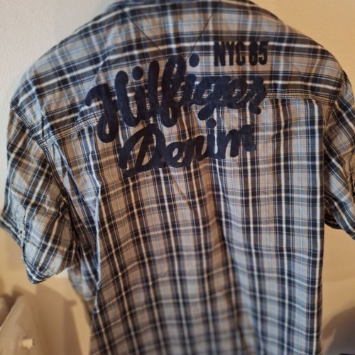 TH Short-Sleeve Shirt Tommy Hilfiger like new