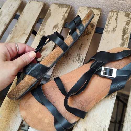 Yokono anatomical leather sandals size 38, like new, black