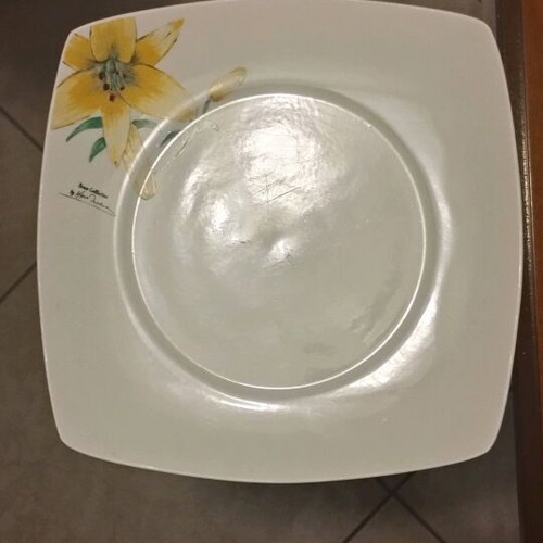 Square serving platter used with corner design 0.26x0.26