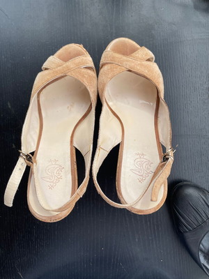 Πλατφόρμες peep toe μπεζ μεταχειρισμένες, μέγεθος 37, φελός
