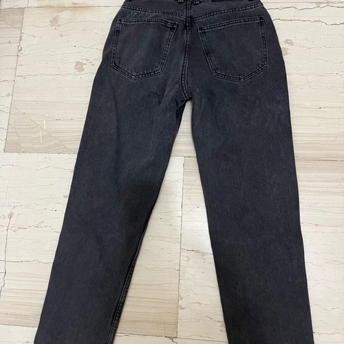 Black mom jeans like new, size XS Pull & Bear