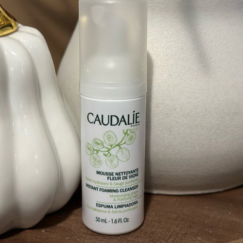 Caudalie travel size facial cleanser new, sealed