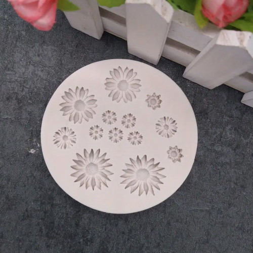 Chocolate mold with daisies 3D silicone new