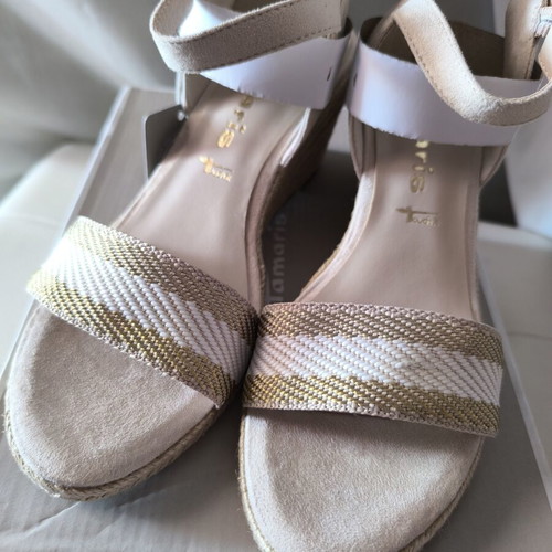 Tamaris platform sandals beige new