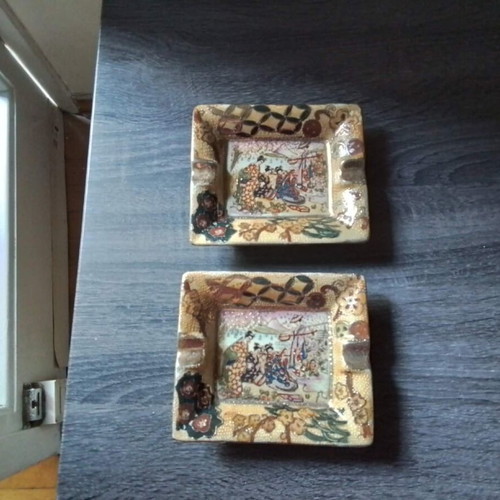 Vintage ashtrays with Asian decor, porcelain, set of 2, like new