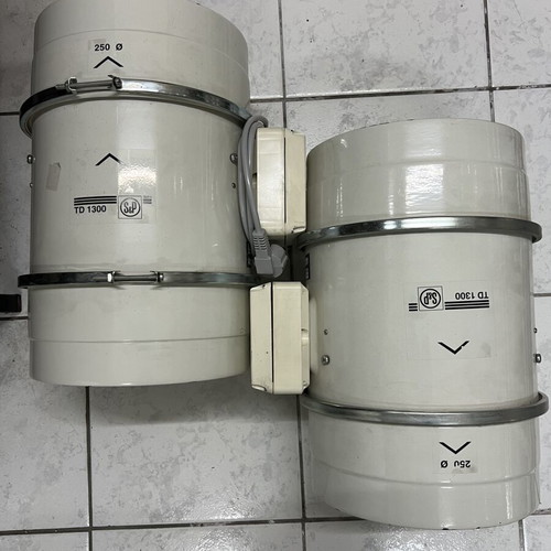 Sp TD1350 Duct Fans like new, 2-speed 1350 m3/h & 950 m3/h, set of 2
