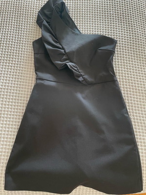 Black dress Zip-kilot Zara like new, vintage, Small