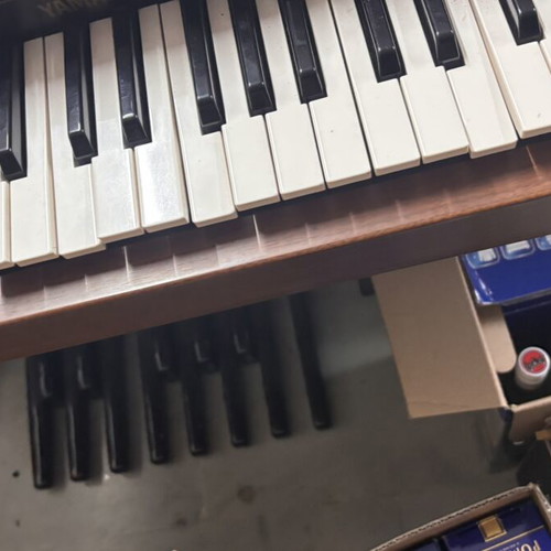 Yamaha ME 100 keyboard used, fully functional despite fallen keys
