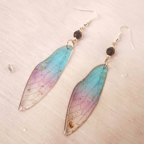Butterfly wing earrings new, delicate, lightweight with gold flakes