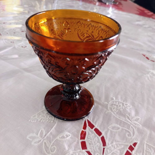 Vintage Amber glass tumbler with embossed patterns like new