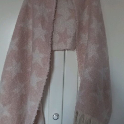 Scarf like new, white and pink, soft and fluffy