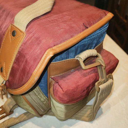 Camera bag like new with multiple compartments