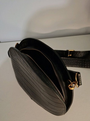 Black bag with detachable strap