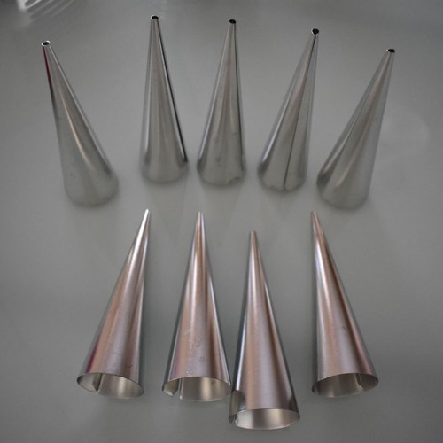 Pastry tools used, set of 9 metal tips and silicone container