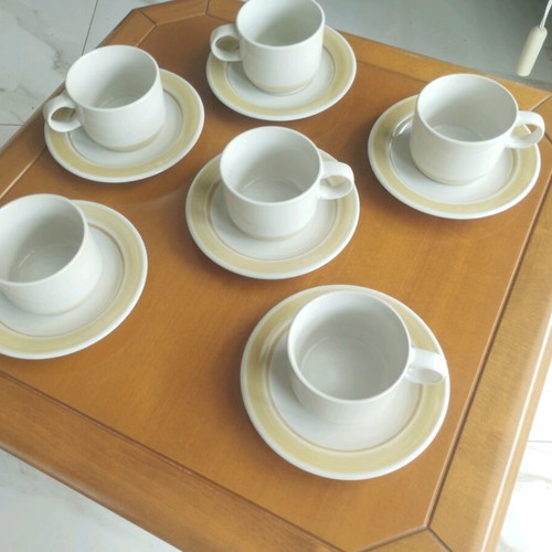 Genuine Stoneware Japan set of 6 large cups and saucers like new