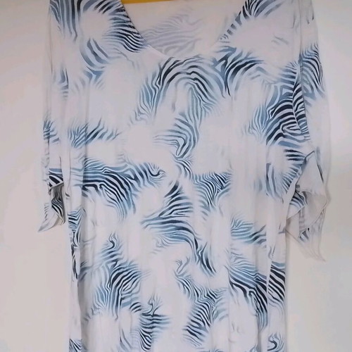 Arlina clothing summer blouse used, plus size L, side slits, unique sleeve