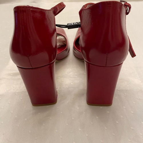 Zara leather shoes with strap red new, size 38