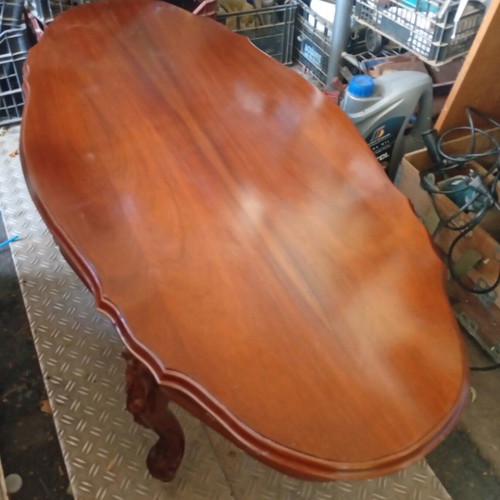 Victorian sofa with two chairs and table like new