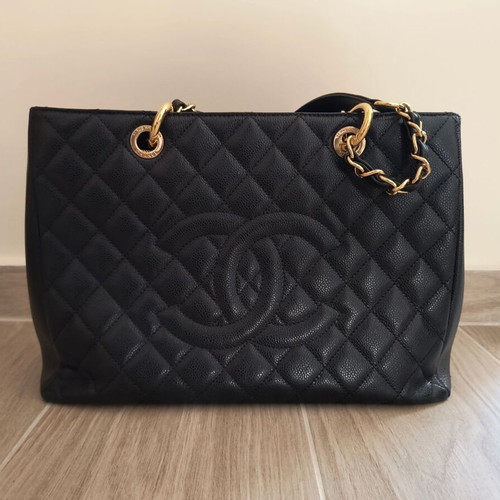 Chanel GST shoulder bag like new, black, Caviar leather