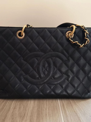 Τσάντα Chanel GST ώμου σαν καινούργιο, μαύρη, δέρμα Caviar