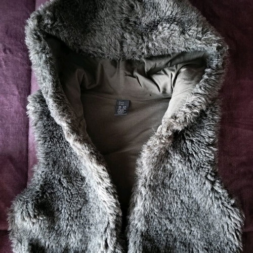 Zara fur short vest like new, grey, 9-10 years