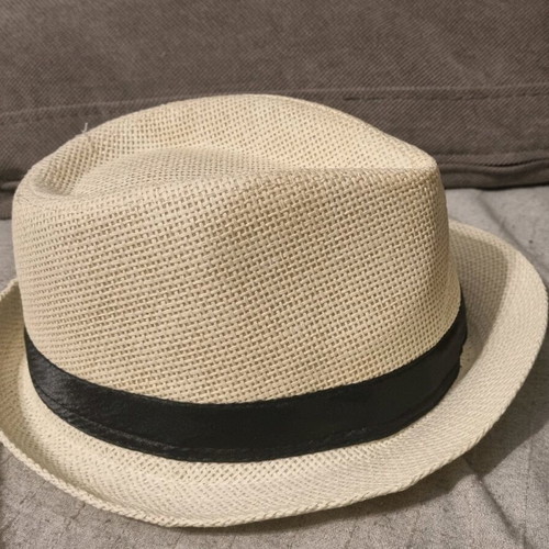 Hat like new, size L