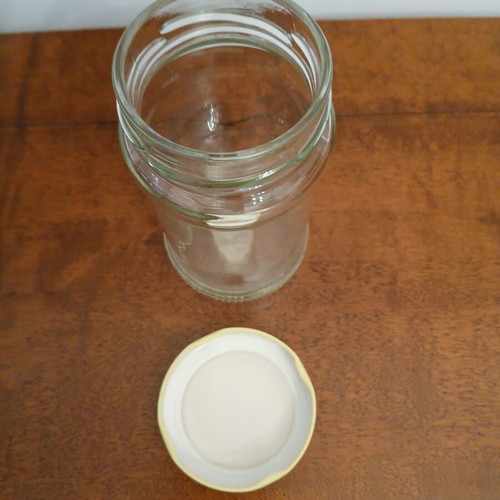 Glass jars with lids pack of 4 like new