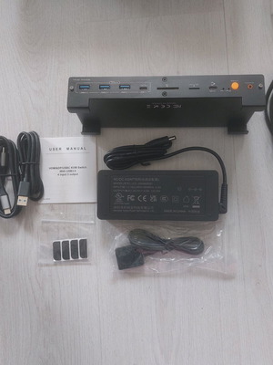 Επαγγελματικός υβριδικός KVM σταθμός σύνδεσης CMSTEDCD SW532 νέος, 3x4K@60Hz, 100W PD