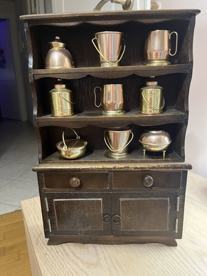 Vintage wooden miniature buffet with copper and brass utensils, used, 33cm