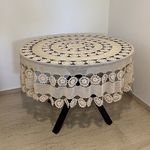 Rotunda knitted tablecloth round large