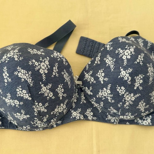 Blue bra with floral pattern like new, size M