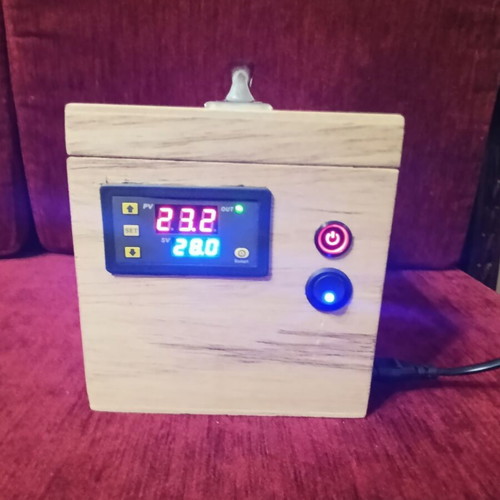 Bird incubator new with digital thermostat and precision thermometer