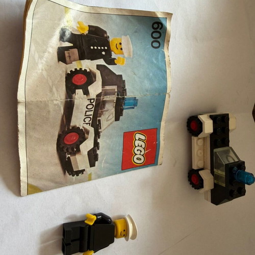 LEGO Town Classic Police Car Set 600-2, vintage 1978