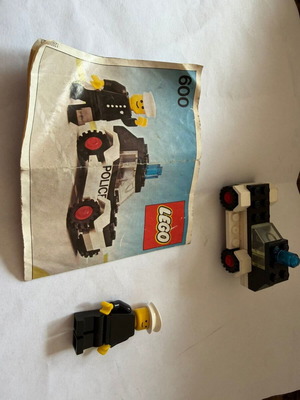 LEGO Town Classic Police Car Set 600-2, vintage 1978