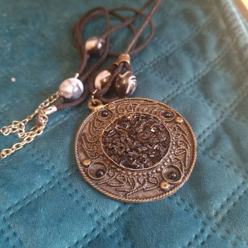 Antica Murrina antique women's necklace like new with mineral copper and black crystals