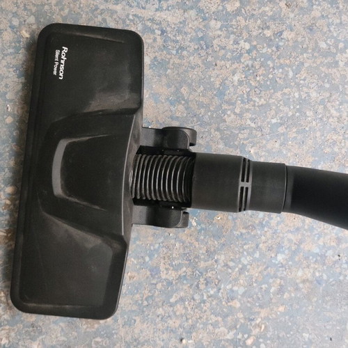Rohnson 4AAAA 700 watt vacuum cleaner used with fabric bag