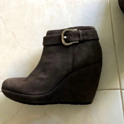 Geox anatomical leather ankle boots like new
