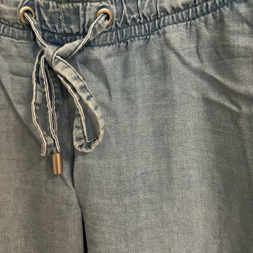 H&M maternity clothes set Medium, fabric pants and denim shorts like new
