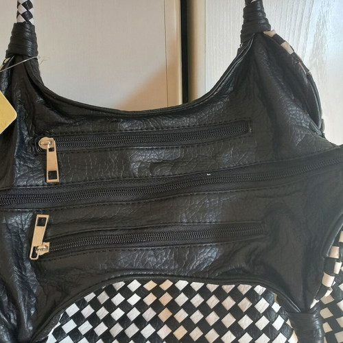 Black and white chic shoulder bag with flower detail