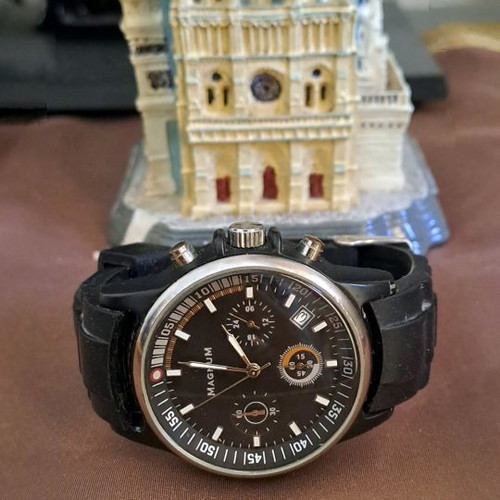 Magnum wristwatch used, men's black without strap