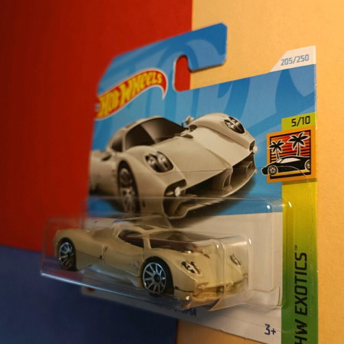 Hot Wheels Pagani Utopia Sand new sealed