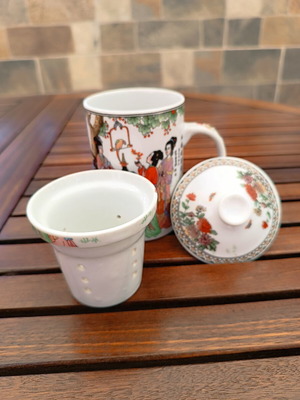 Tea brewing cup with Chinese motifs 250 ml like new