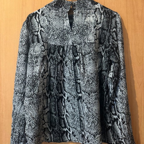 Anel blouse black and white snake print with high neck like new