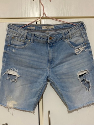 Bershka Skinny Low Waist Σορτσάκι σαν καινούργιο, μέγεθος 40, μπλε τιρκουάζ