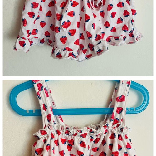 Benetton girls' strawberry print set, size 4-5