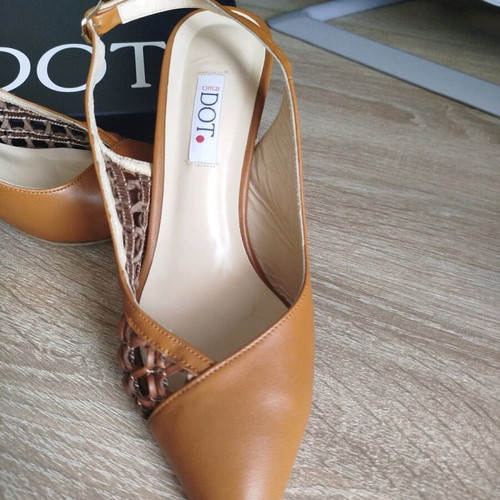 Brown pumps like new, size 37